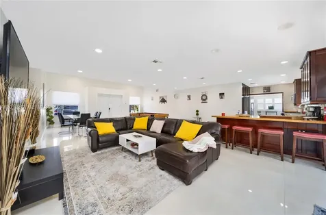 31 SE 12th Street Pompano Beach FL 33060