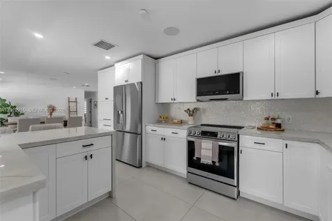 9250 SW 44th Street Miami FL 33165