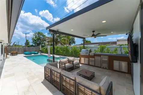 9250 SW 44th Street Miami FL 33165