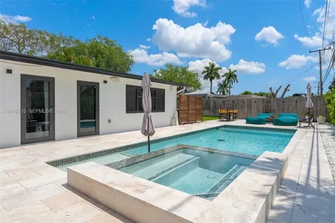 9250 SW 44th Street Miami FL 33165