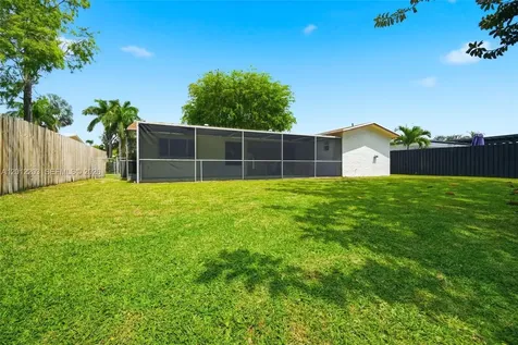 920 NW 92nd Avenue Pembroke Pines FL 33024