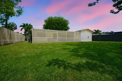 920 NW 92nd Avenue Pembroke Pines FL 33024