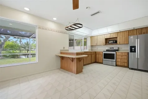 920 NW 92nd Avenue Pembroke Pines FL 33024