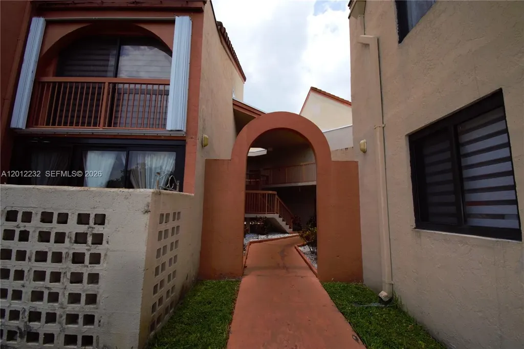 10241 NW 9th St Circle Miami FL 33172