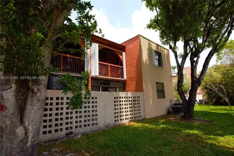 10241 NW 9th St Circle Miami FL 33172