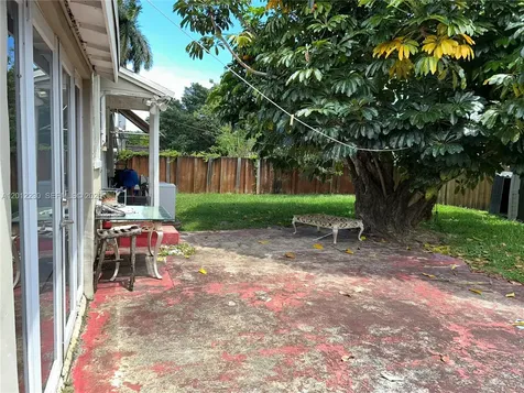 430 NE 110th Terrace Miami FL 33161