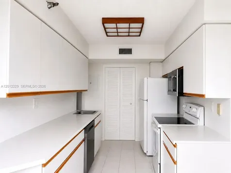3400 NE 192nd Street Aventura FL 33180