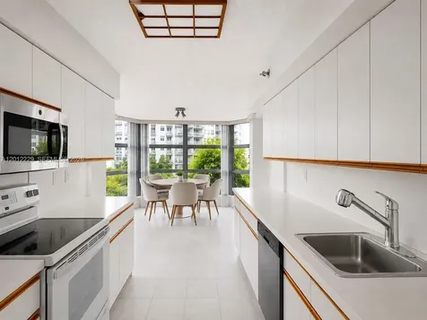 3400 NE 192nd Street Aventura FL 33180