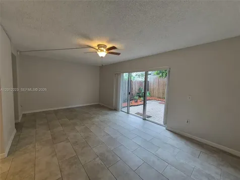 6528 SW 41st Court Davie FL 33314