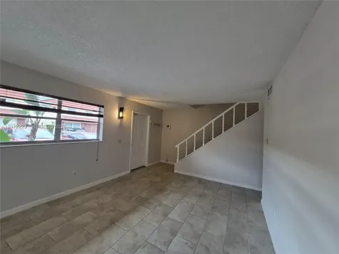 6528 SW 41st Court Davie FL 33314