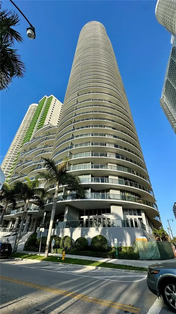 488 NE 18th Street Miami FL 33132