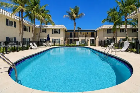 8609 SW 68th Court Pinecrest FL 33156