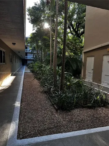7705 Camino Real Miami FL 33143