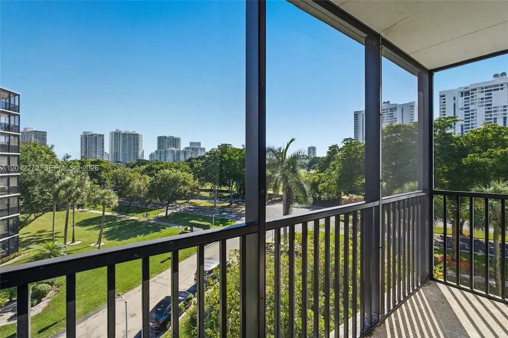 3401 N Country Club Drive Aventura FL 33180