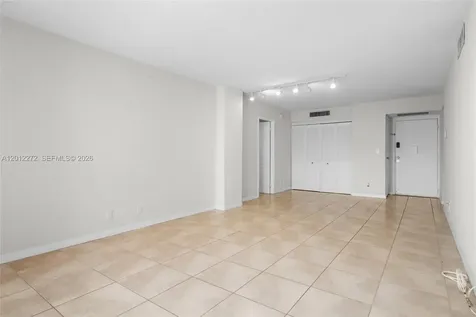 3401 N Country Club Drive Aventura FL 33180