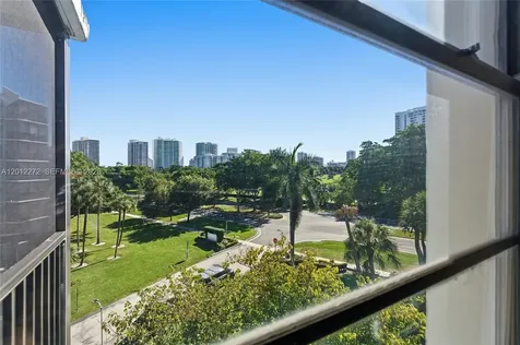3401 N Country Club Drive Aventura FL 33180