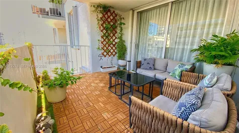 1331 Lincoln Road Miami Beach FL 33139