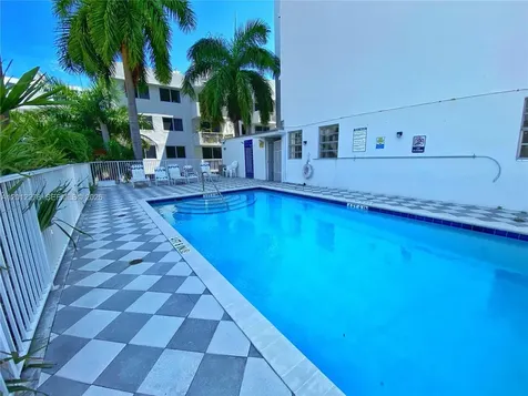 1331 Lincoln Road Miami Beach FL 33139