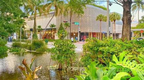 1331 Lincoln Road Miami Beach FL 33139