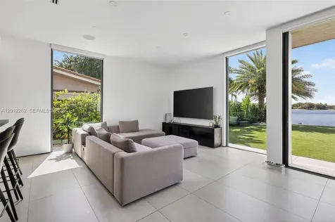 1830 NE 193rd Street Miami FL 33179