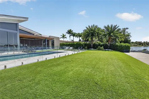 1830 NE 193rd Street Miami FL 33179