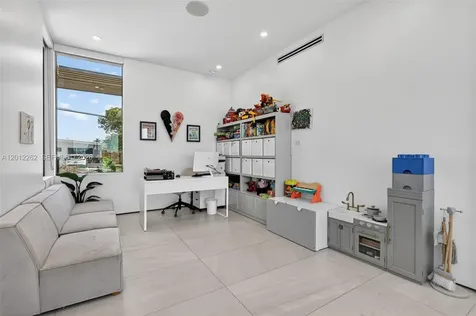 1830 NE 193rd Street Miami FL 33179