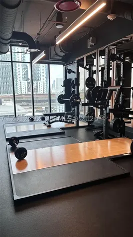 20 NE 11 Miami FL 33132