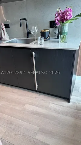 20 NE 11 Miami FL 33132