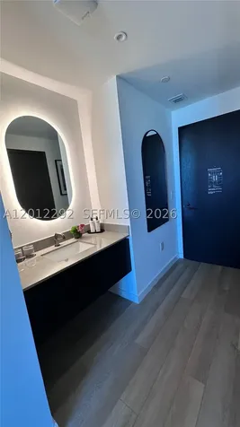 20 NE 11 Miami FL 33132