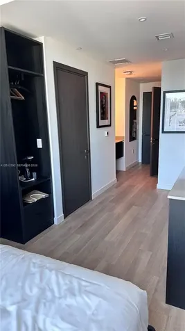 20 NE 11 Miami FL 33132