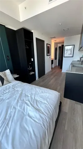 20 NE 11 Miami FL 33132