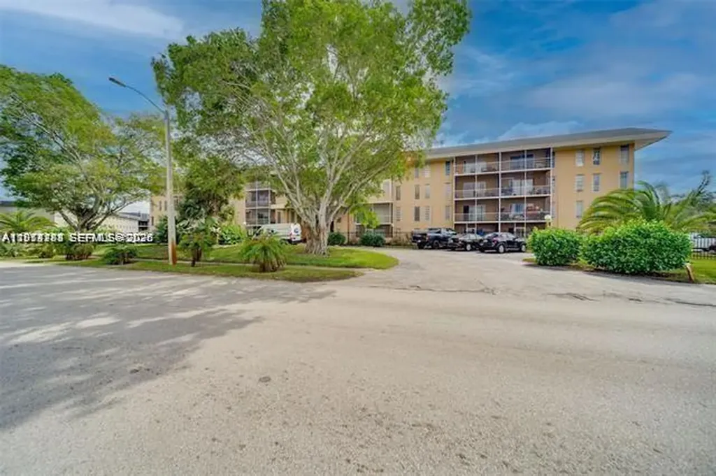 4848 NW 24th Court Lauderdale Lakes FL 33313