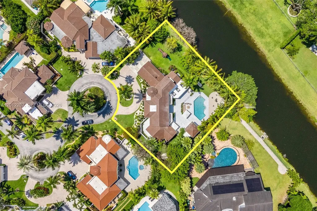 8763 SW 61st Place Pinecrest FL 33156