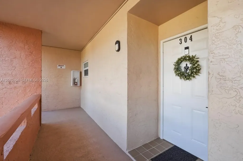 8826 W Mcnab Road Tamarac FL 33321