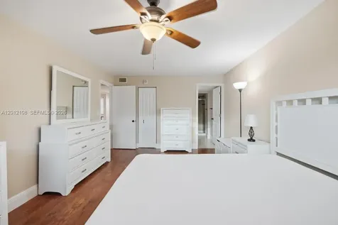 8826 W Mcnab Road Tamarac FL 33321