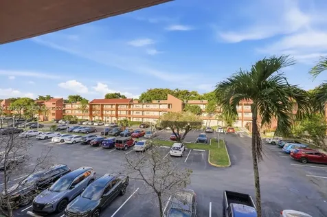 8826 W Mcnab Road Tamarac FL 33321