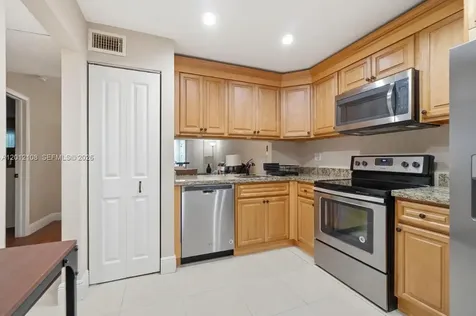 8826 W Mcnab Road Tamarac FL 33321