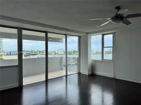 7545 E Treasure Drive North Bay Village FL 33141