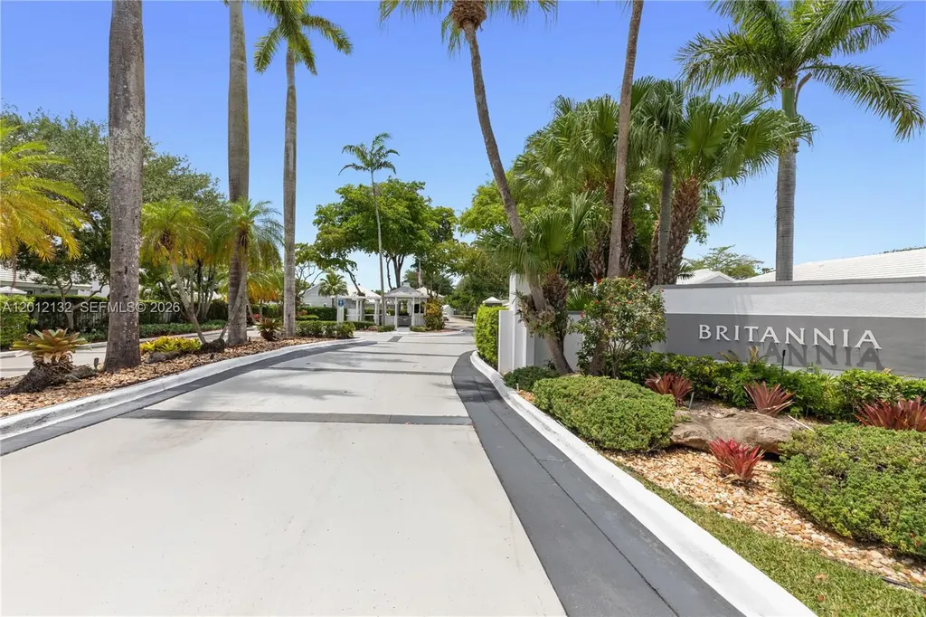 6414 SW 114th Place Miami FL 33173