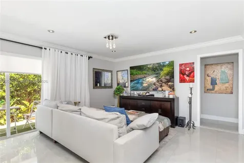 6414 SW 114th Place Miami FL 33173