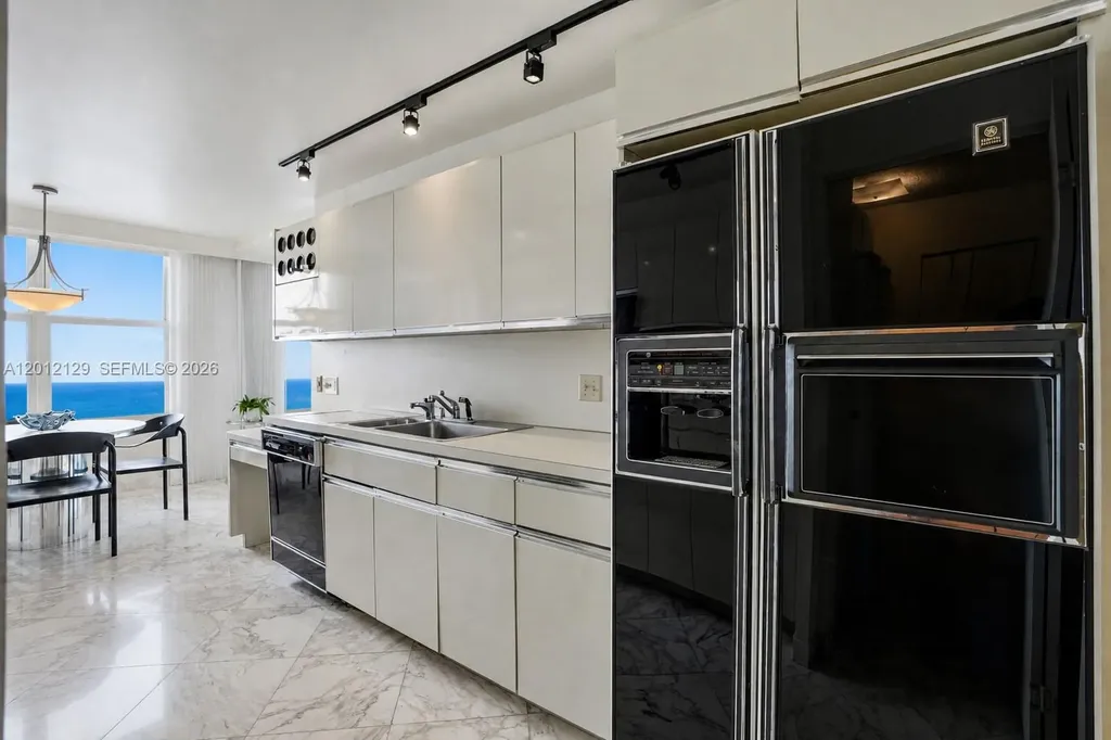 2751 S Ocean Drive Hollywood FL 33019