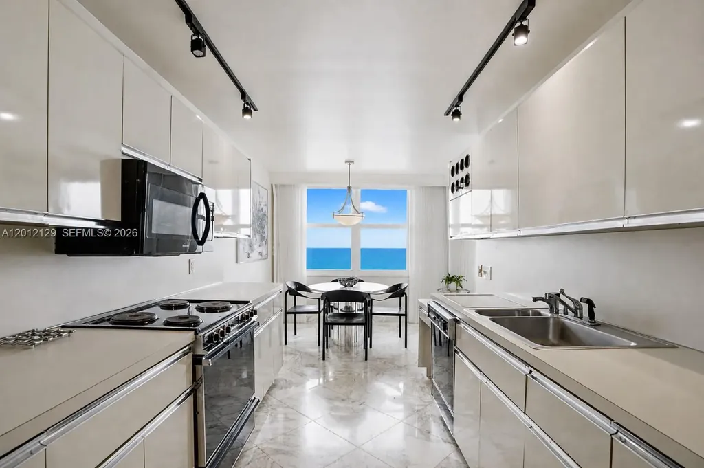 2751 S Ocean Drive Hollywood FL 33019