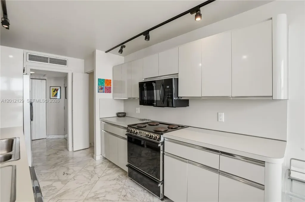 2751 S Ocean Drive Hollywood FL 33019