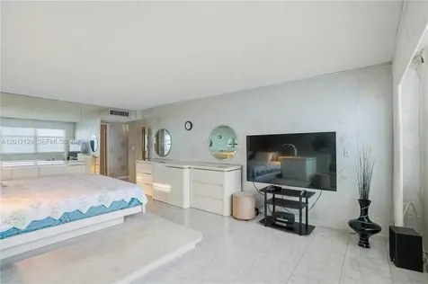 2751 S Ocean Drive Hollywood FL 33019