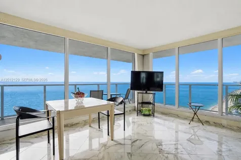 2751 S Ocean Drive Hollywood FL 33019