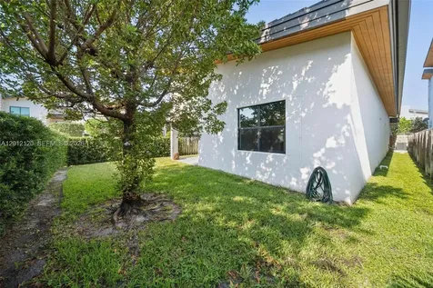 7635 NW 103rd Place Doral FL 33178