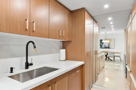 10275 Collins Avenue Bal Harbour FL 33154