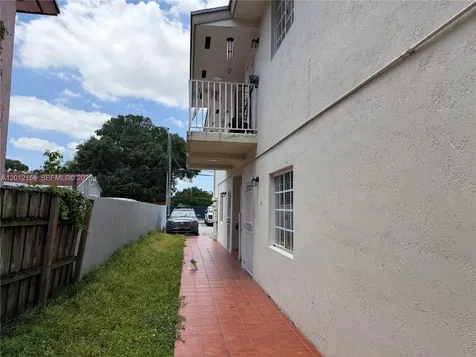 837 SE 8th Court Hialeah FL 33010