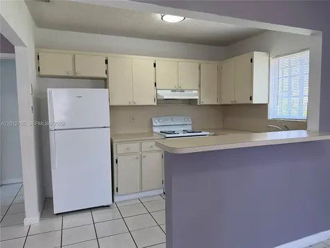 837 SE 8th Court Hialeah FL 33010