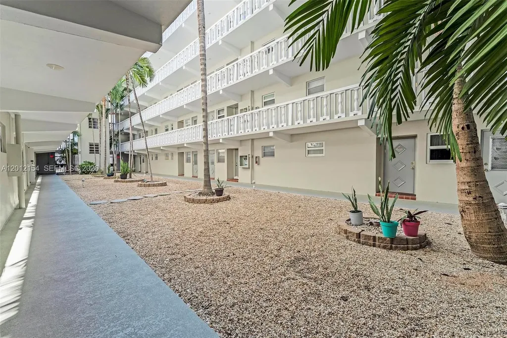330 SE 2nd Street Hallandale Beach FL 33009